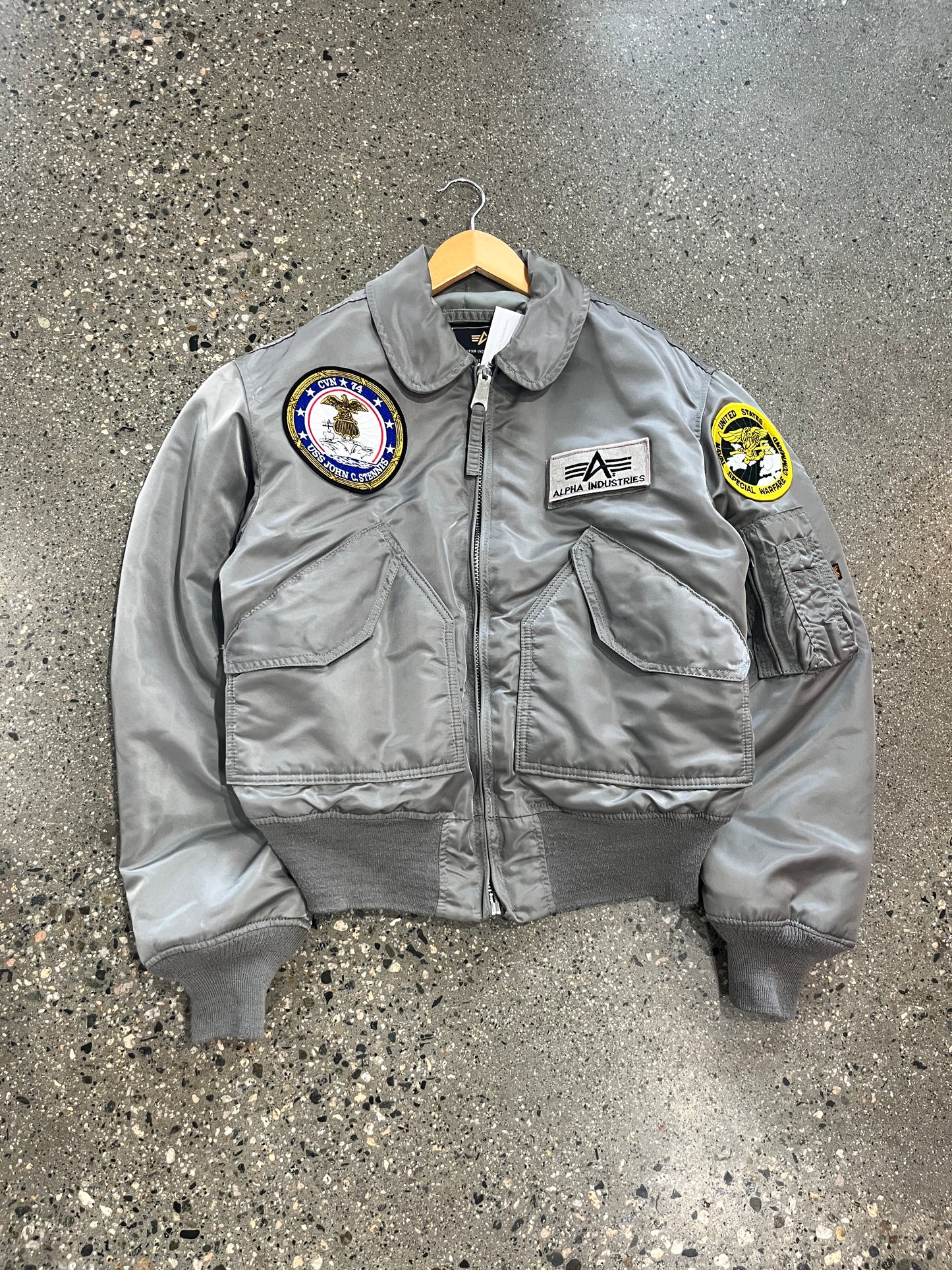 (S/M) Alpha Industries CVN 74 Grey Bomber