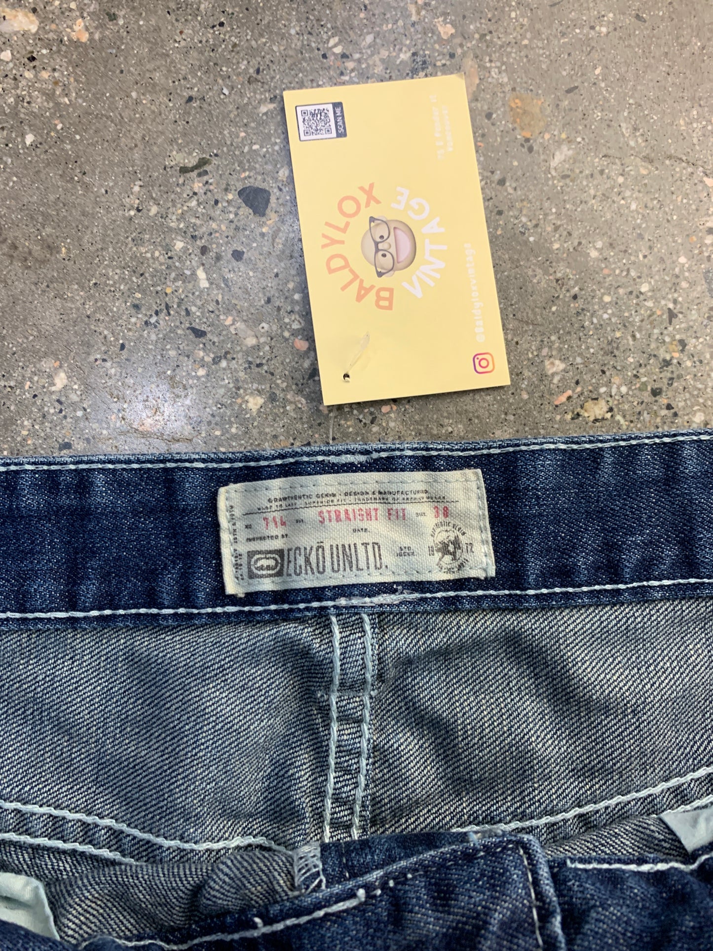 S109 - 38W Ecko Unlimited Cutoffs