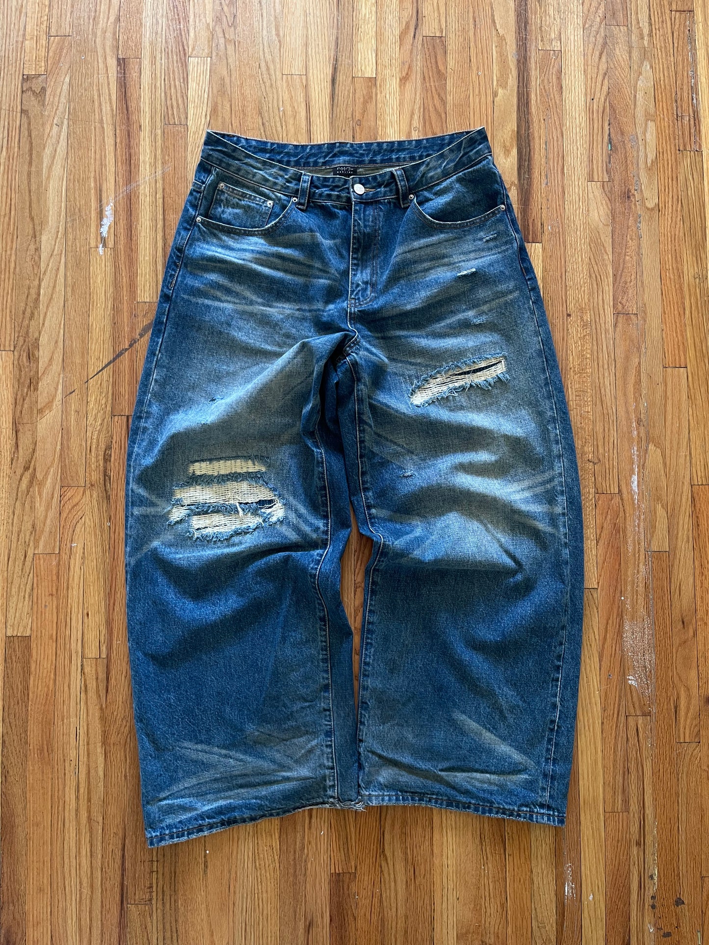 (36”) Berlinc Baggy Distressed Washed Selvedge Jeans