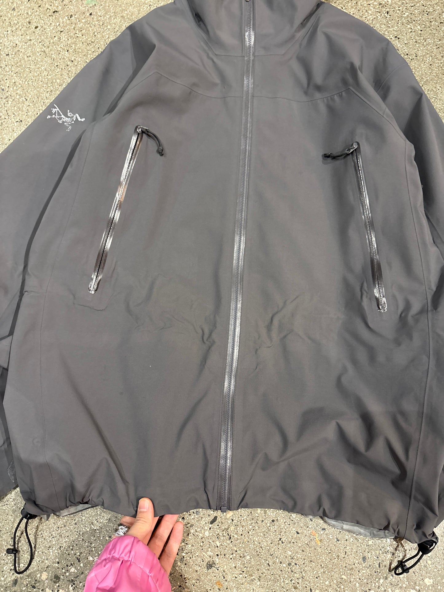 (L) Grey Arcteryx Zeta AR