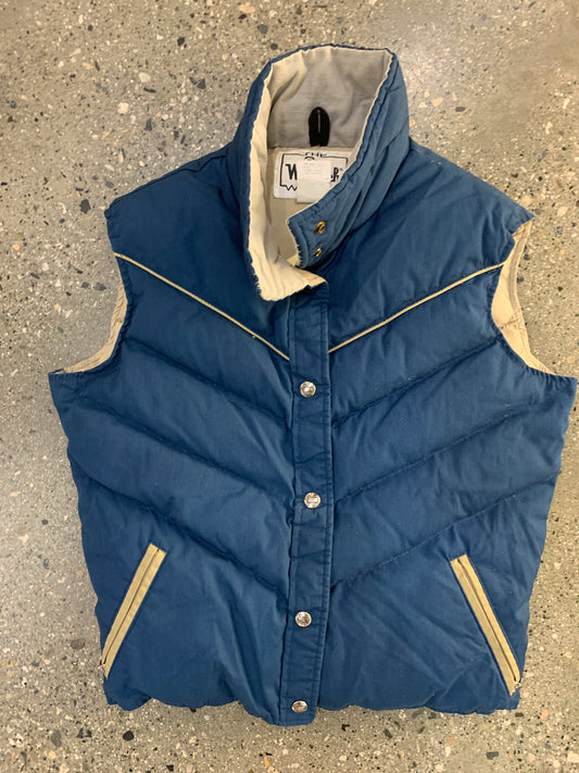 A233 - (XS) 90s Woolrich Vest