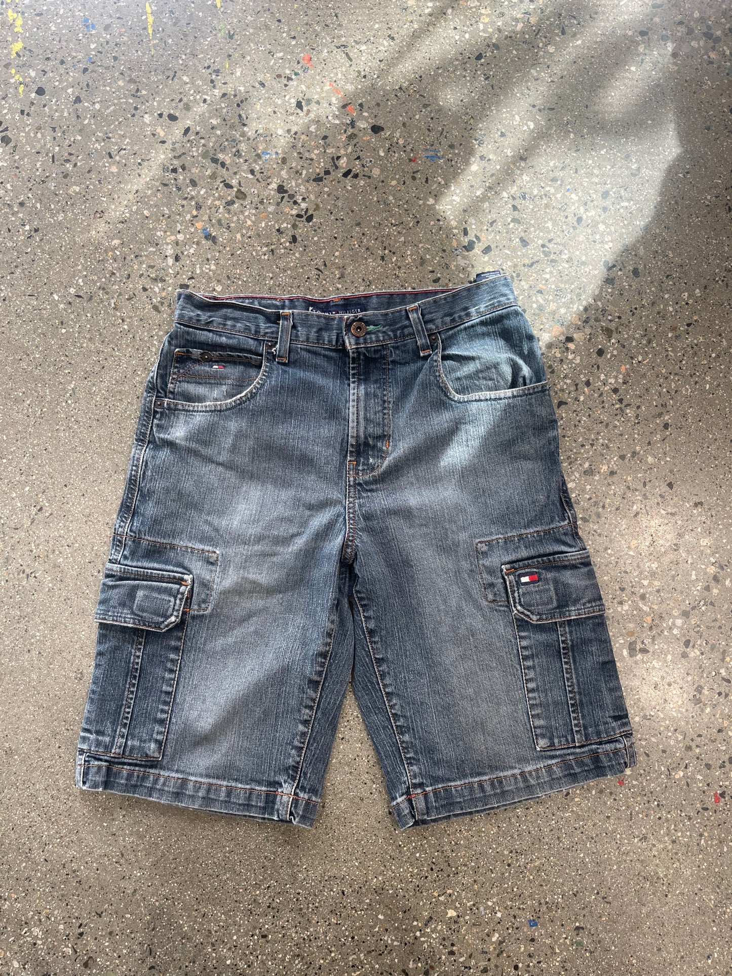 (29”) Tommy Hilfiger Cargo Jorts