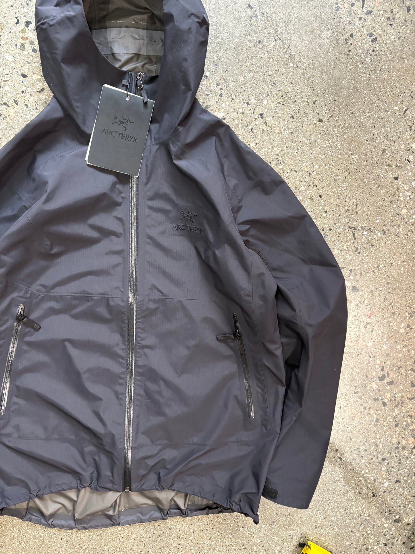 (L) Arcteryx Zeta ZL Goretex All Black Jacket