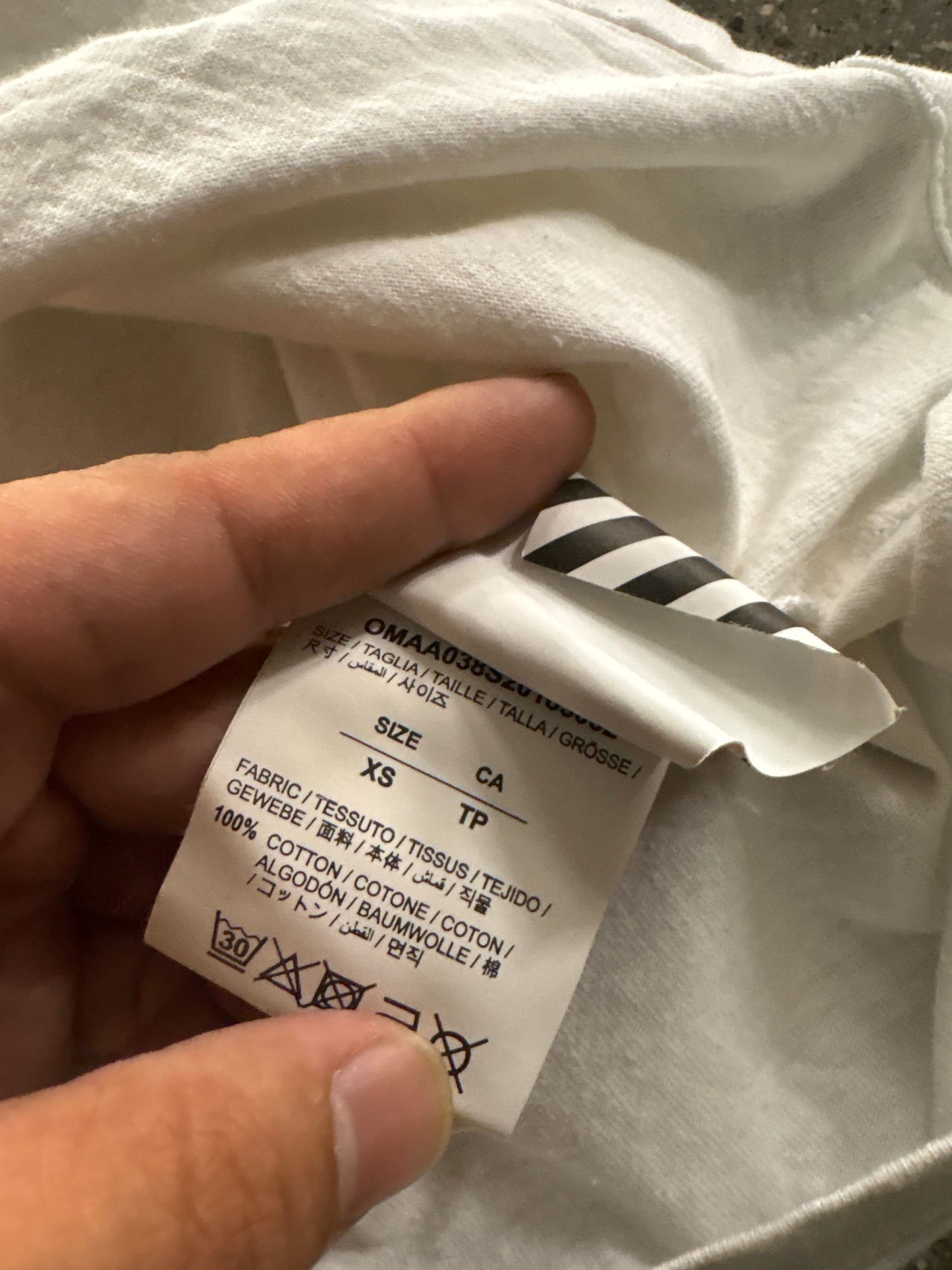 (L) Offwhite x Futura Atoms Tee