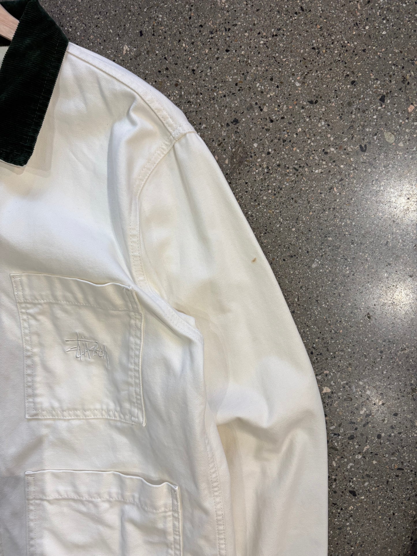 (M) Stussy White Chore