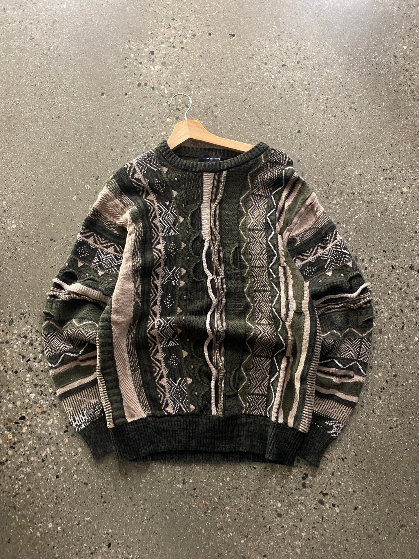 (M/L) CM29 - Cotton On Garments 3D Knit Hunter Green ( as is )