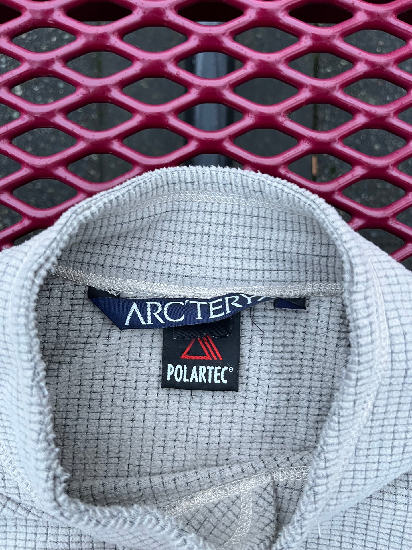 (S/M) Vintage Arc’teryx Mid Logo Thermal Pullover
