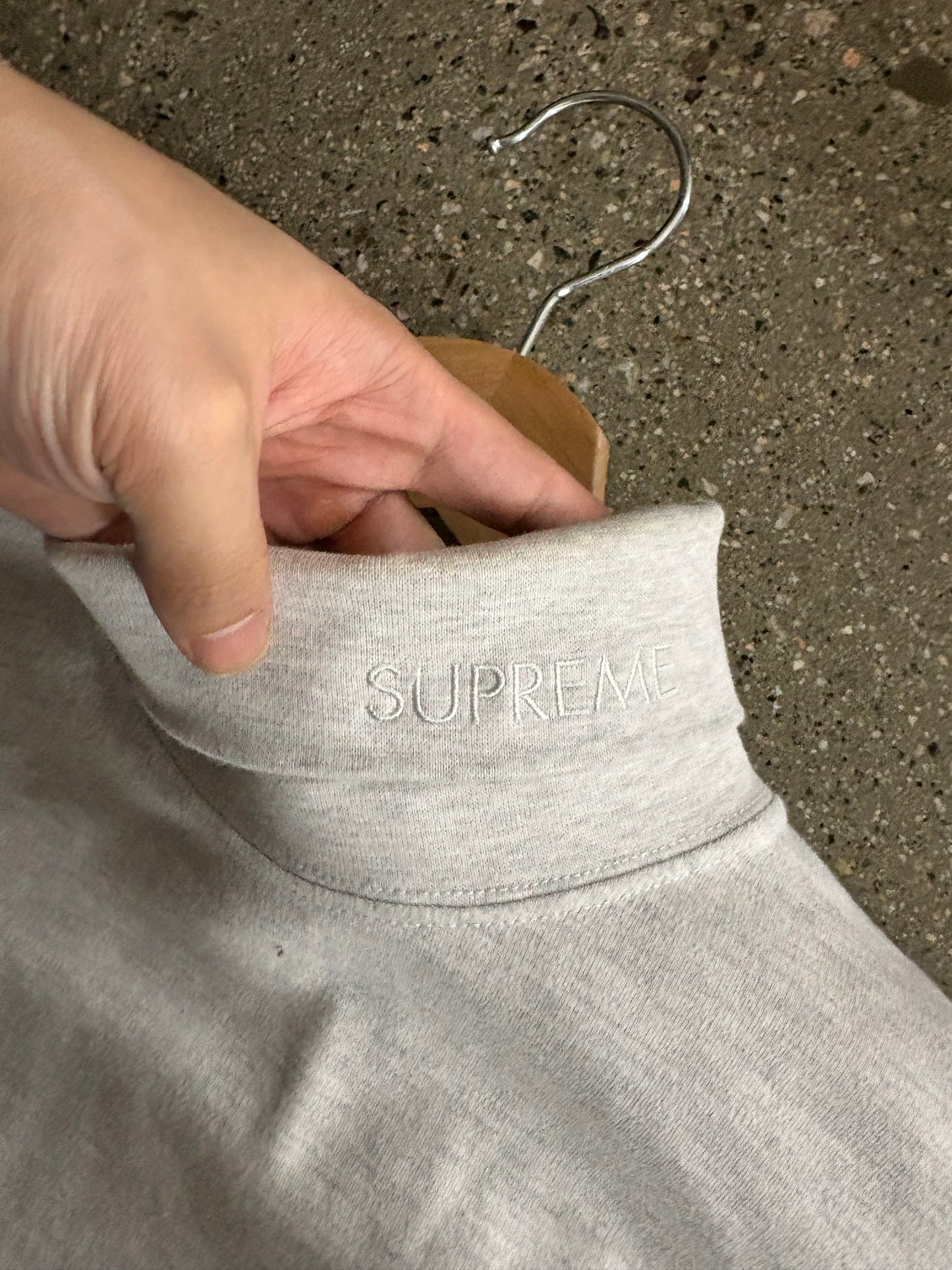 (M) Supreme Turtleneck ( AS IS )