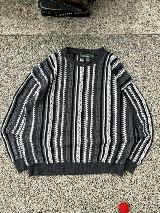 (L) 90s Black and white textured 3D Knit