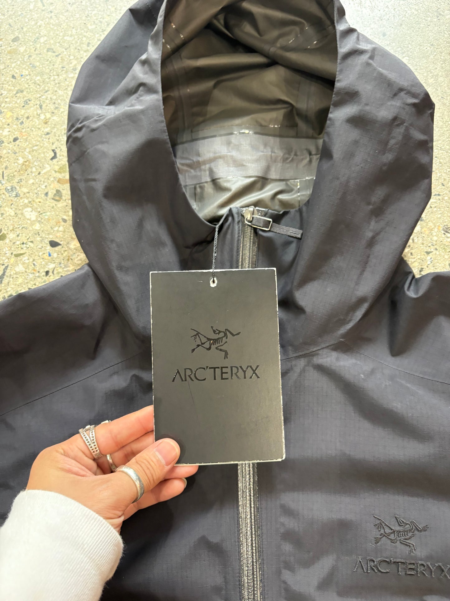 (L) Arcteryx Zeta ZL Goretex All Black Jacket