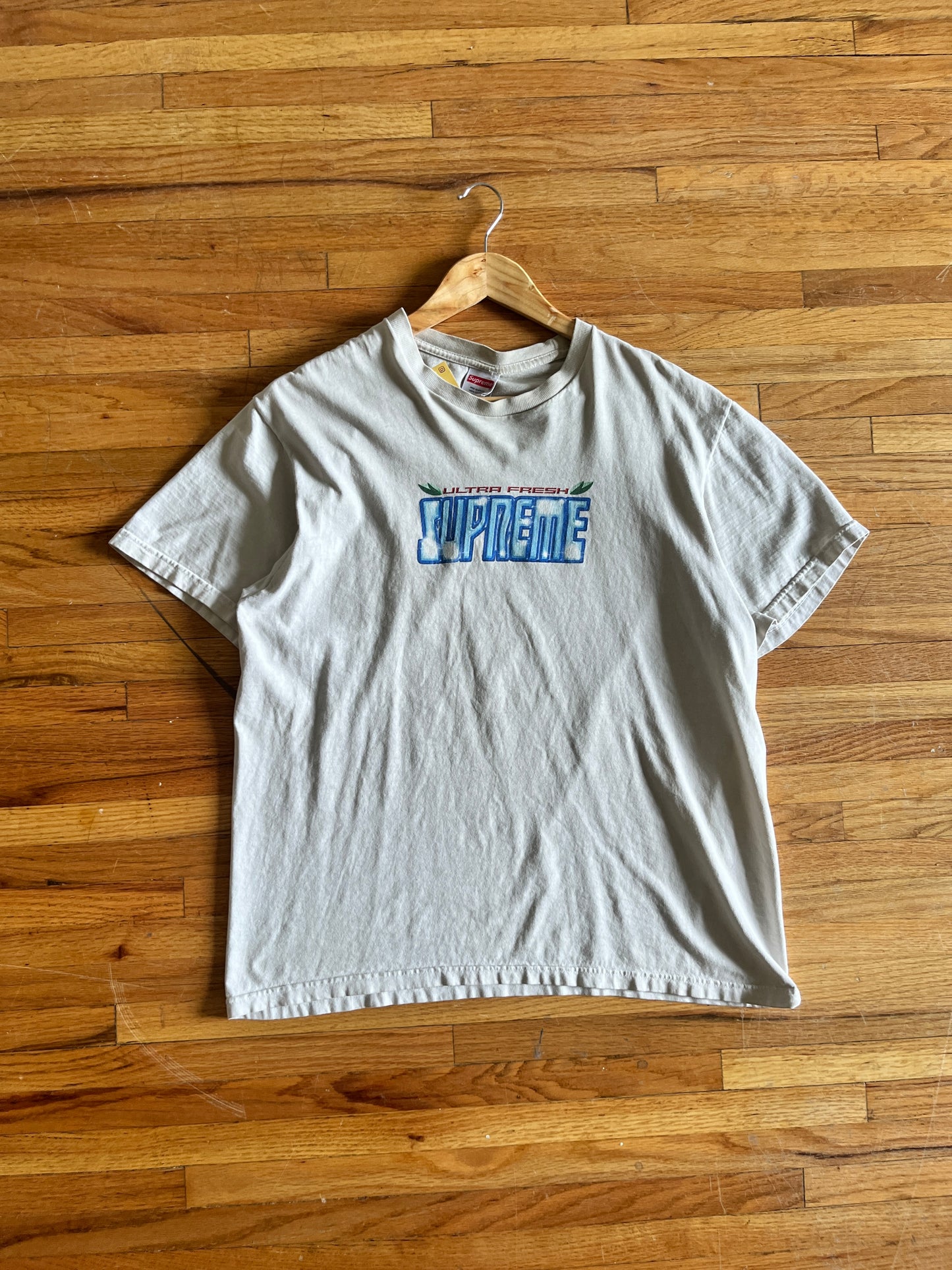 (M) Supreme Ultra Fresh Tee