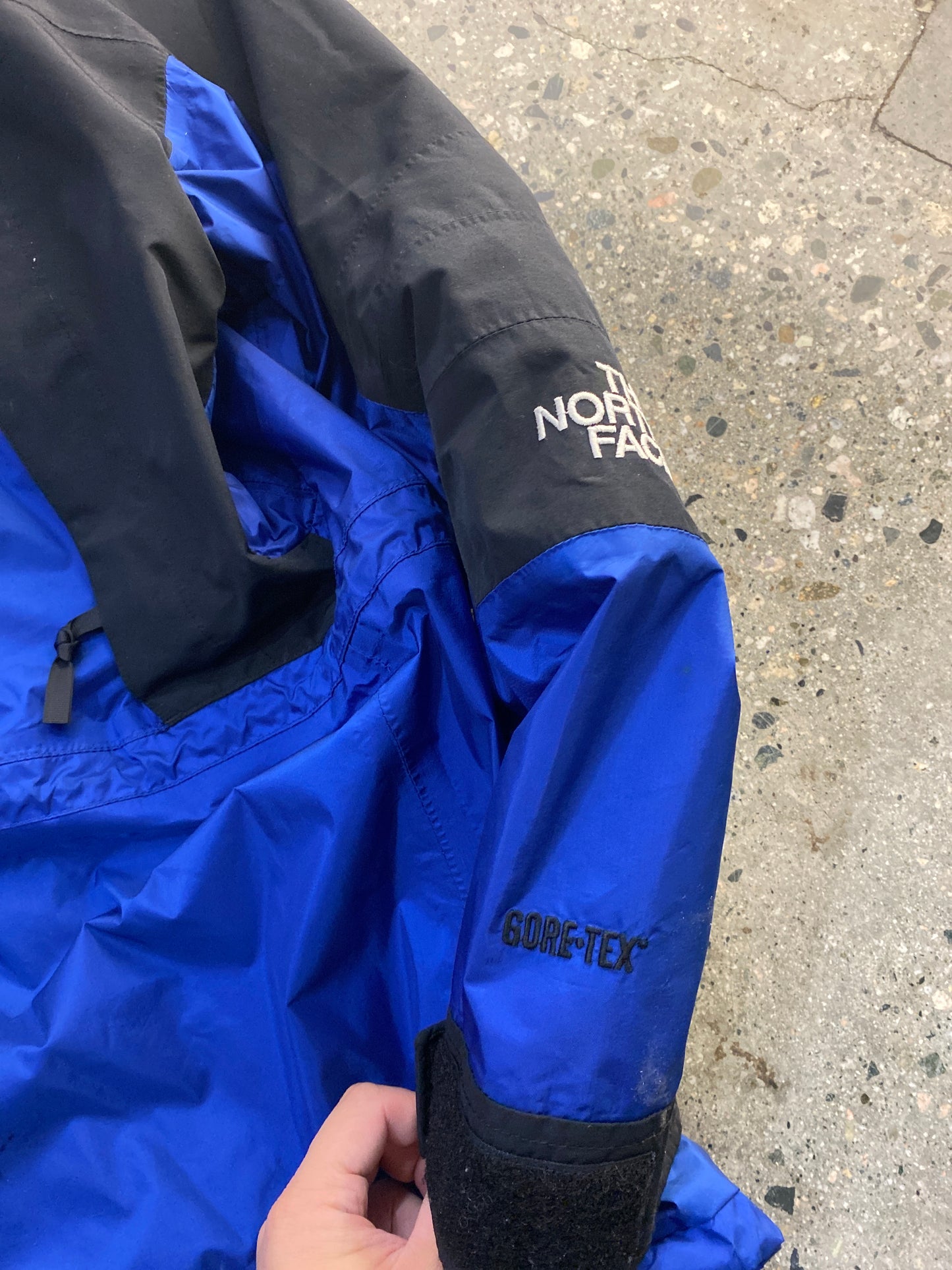 (XL/2X) FW5 - TNF Goretex Jacket Blueberry