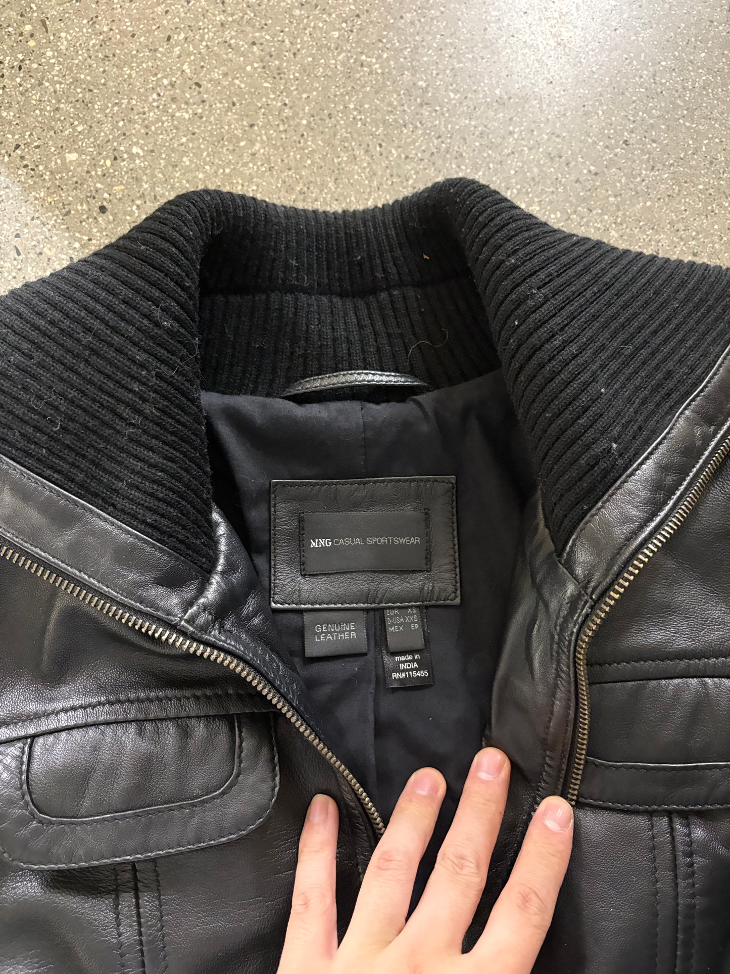 (XS) Multipocket Genuine Leather