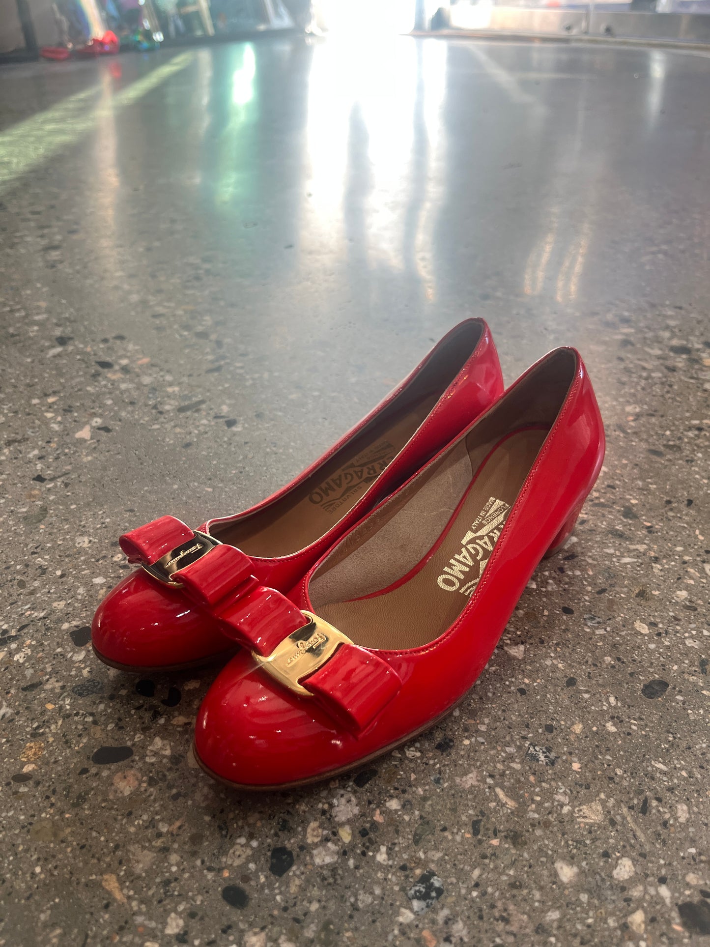 (5 US) Salvatore Ferragamo Bowtie Pumps with Dust Bag