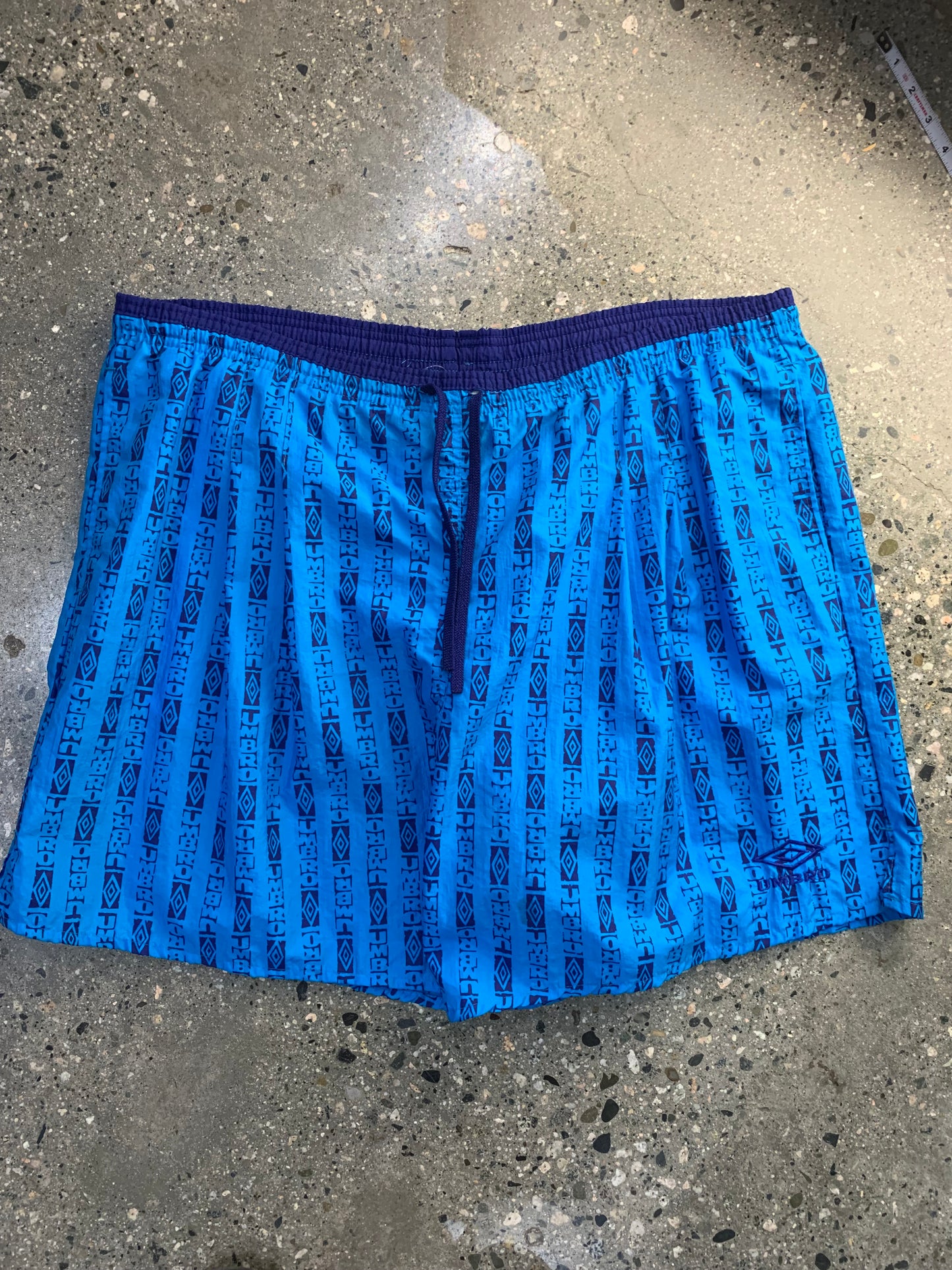 (XL) 90s Umbro Monogram Shorts