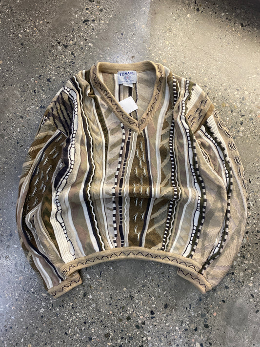(XL) A164 - Tosani 3D V neck knit