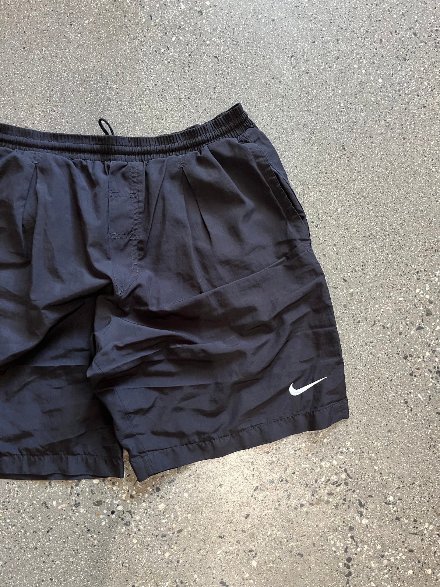 (W30”) 90s Nike Nylon Black Shorts