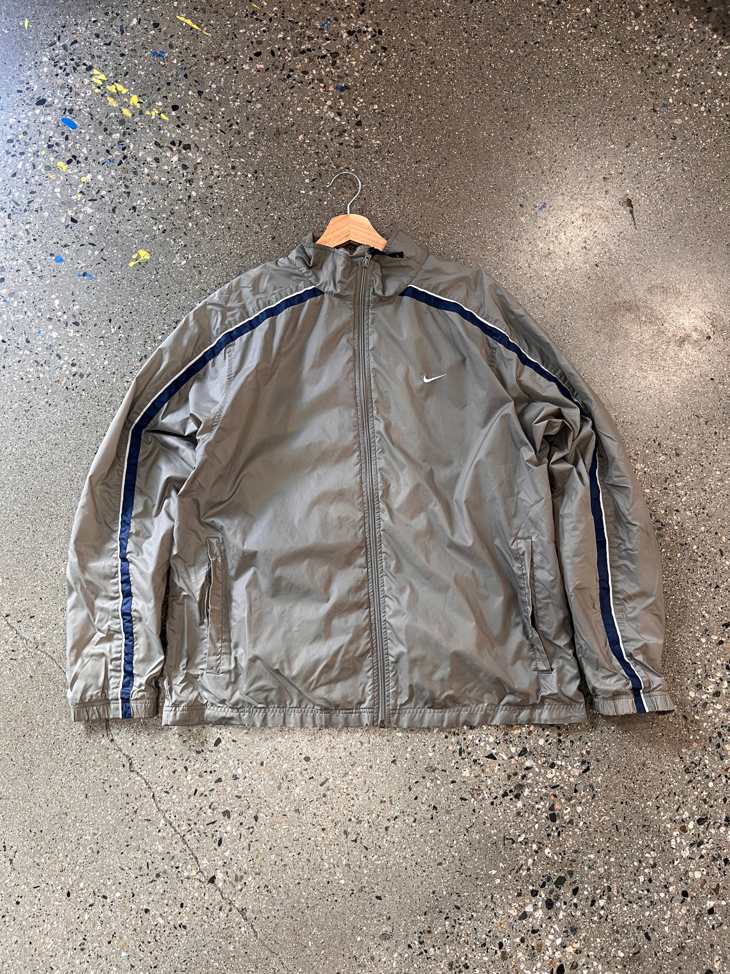 (L) 2000s Grey Nike Windbreaker