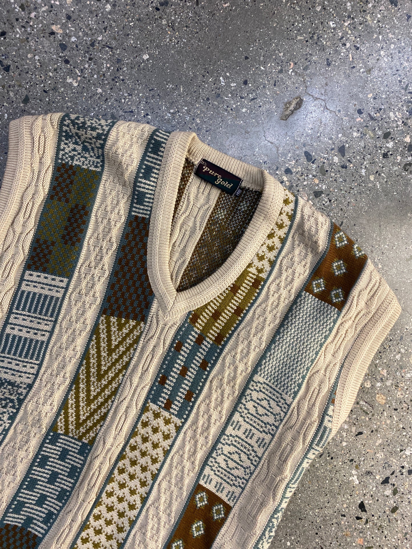 (M/L) 90s Pure Gold 3D Coogi Style Knit Vest