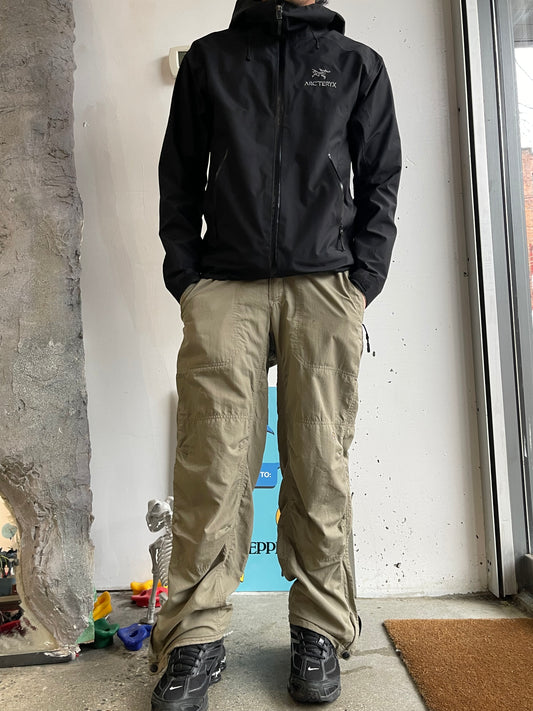 28” Mountain Hardwear Nylons