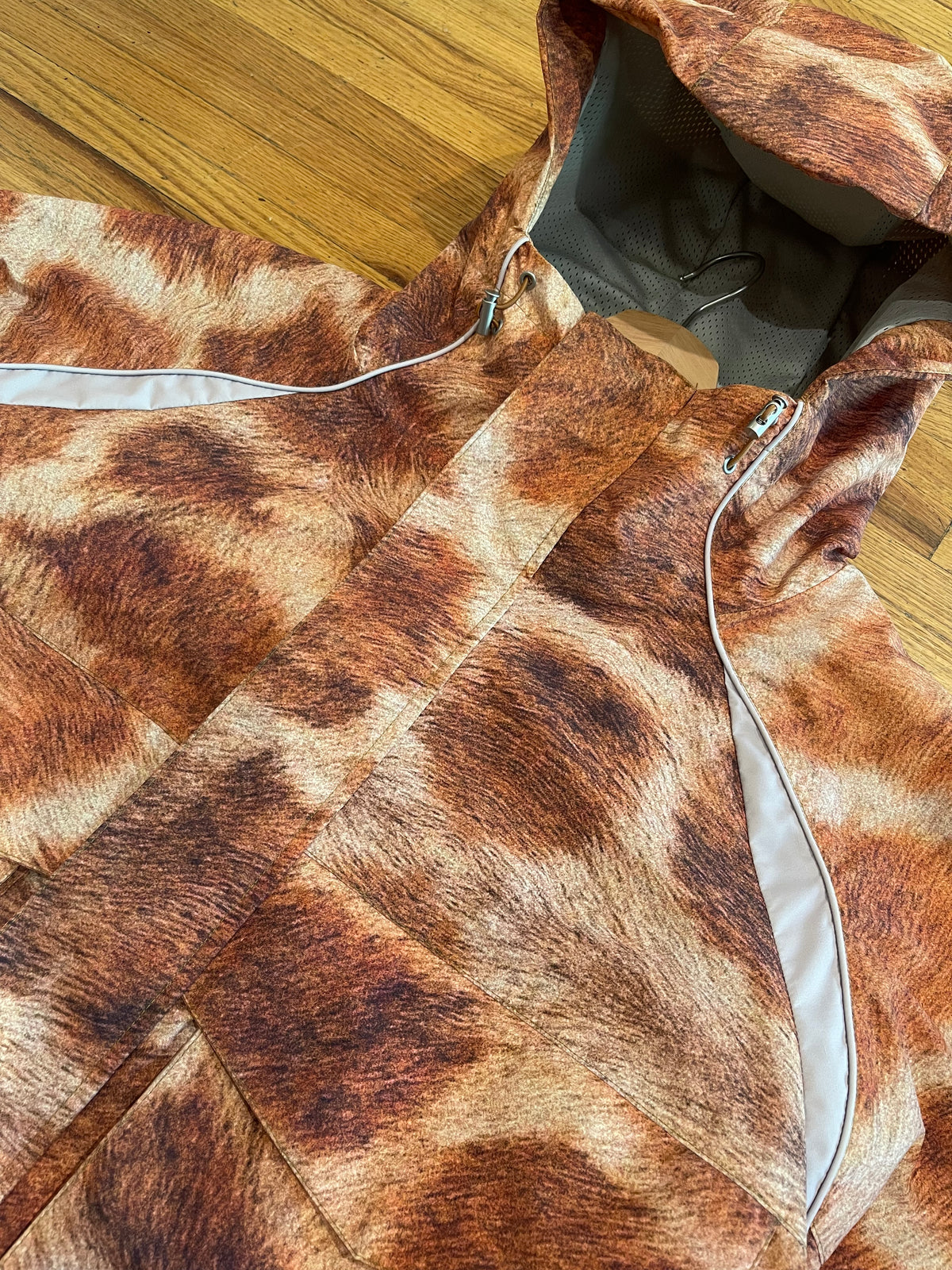(M) Scuf.fers Giraffe Windbreaker Jacket
