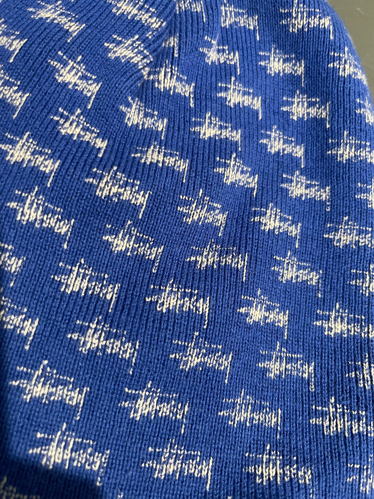 (OS) 2000s Stussy Blue Script AOP Skully