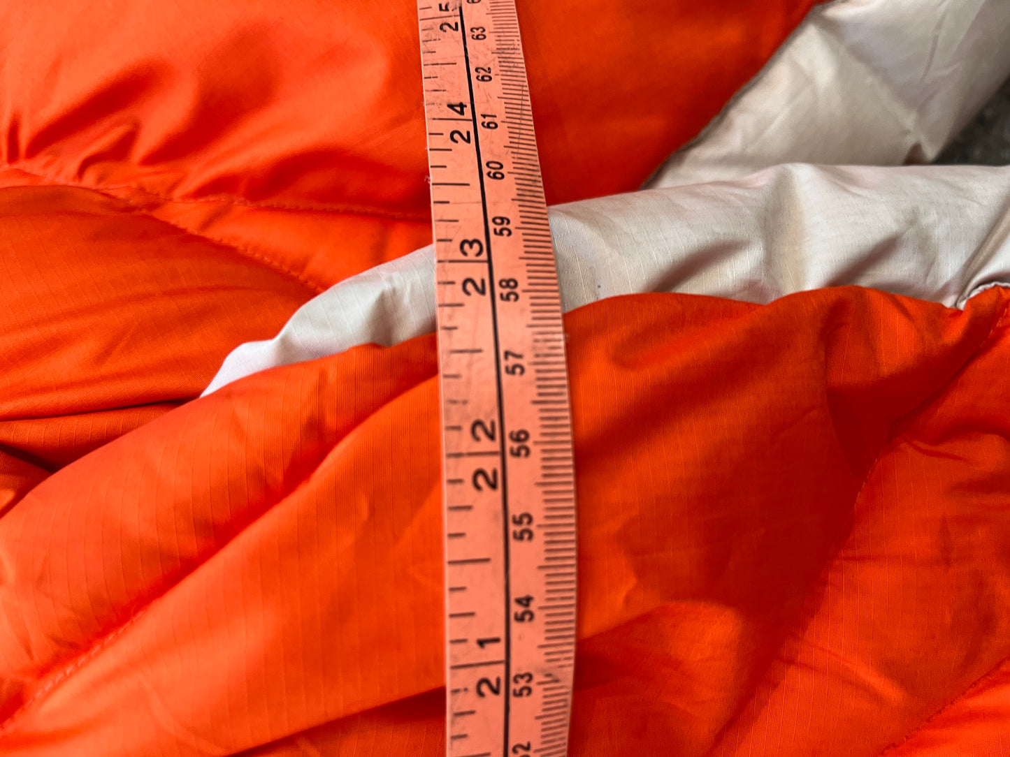 (L/XL) 2000s Orange Nike Puffer