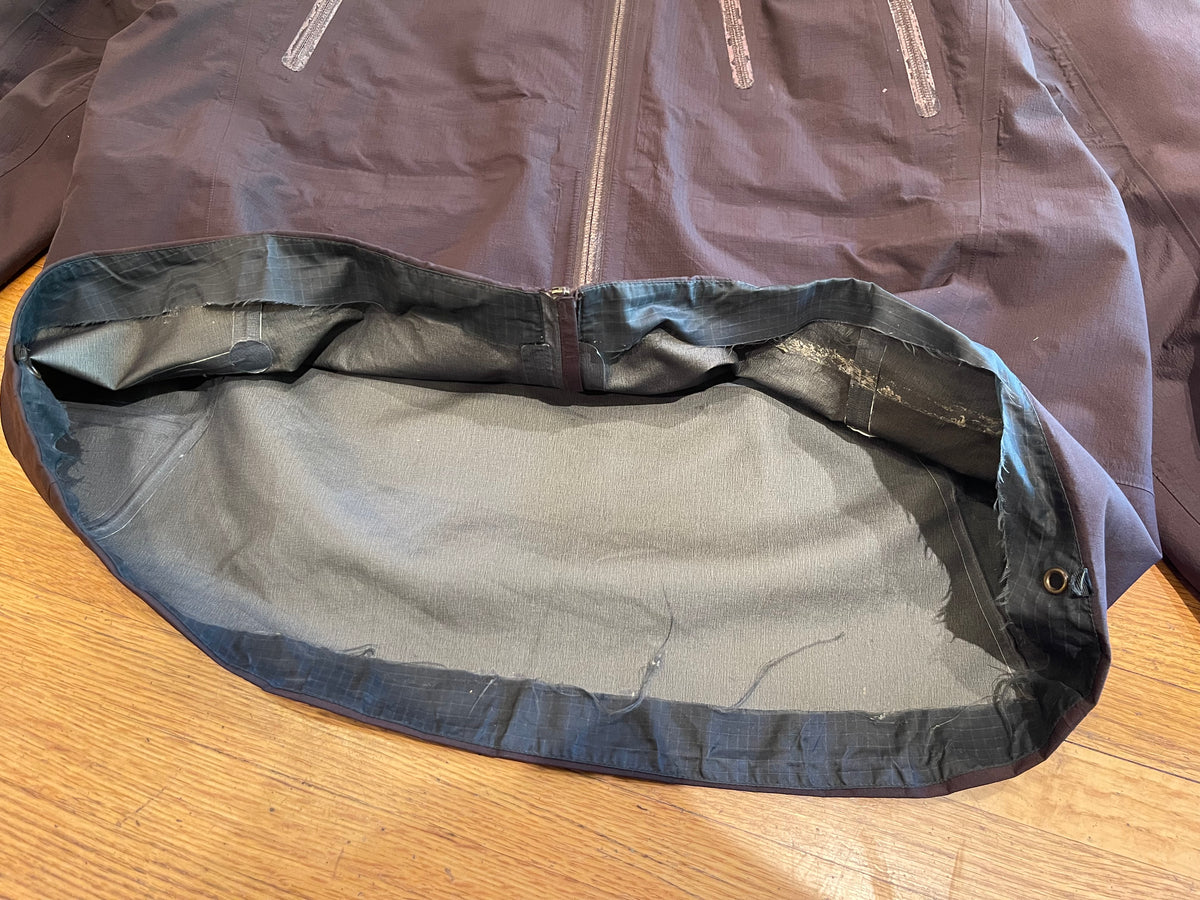 (Men’s M) 2007 Arc’teryx Alpha SV Teak Color Goretex Pro Shell ( as is )