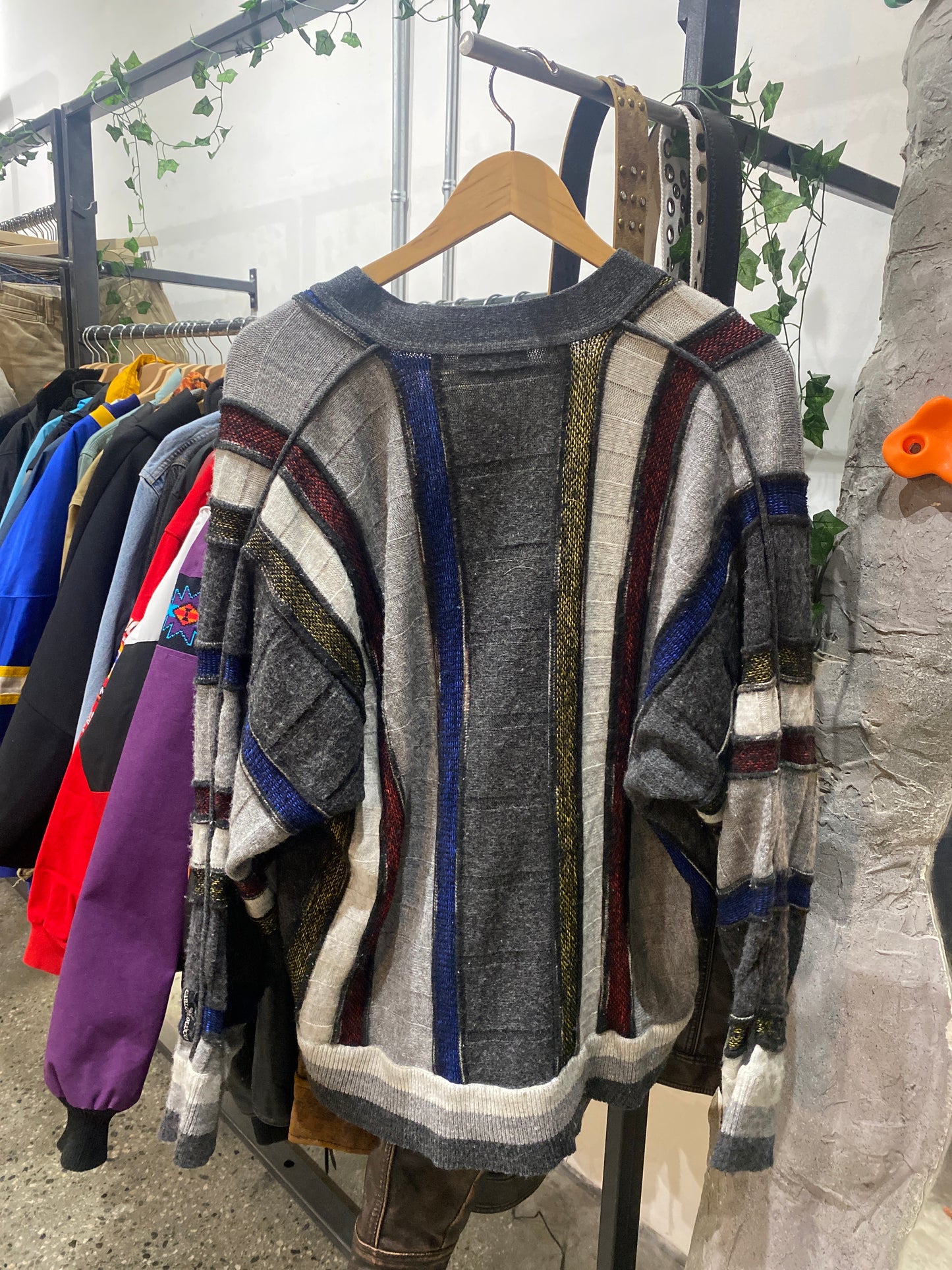 (L) Textured 3D Cardigan