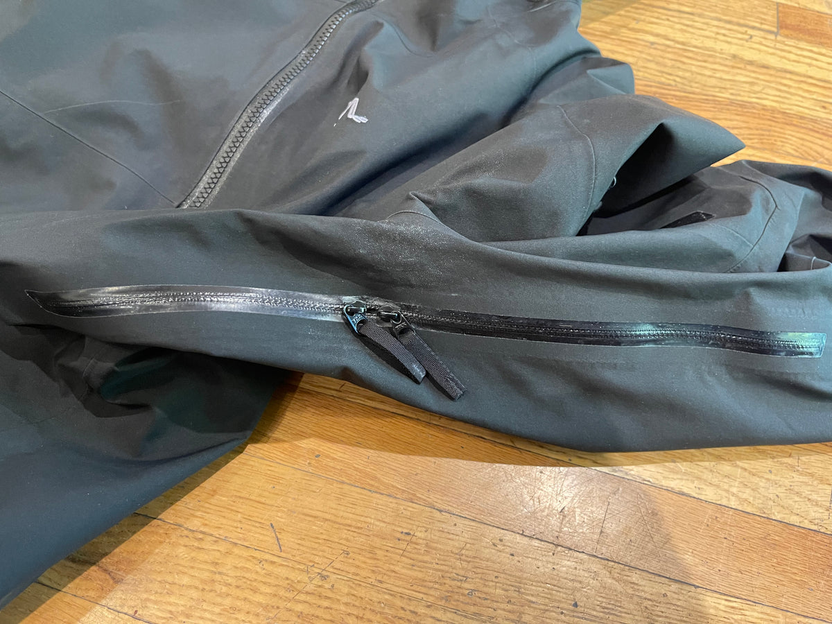 (Men’s M) Arcteryx Sabre Jacket Goretex