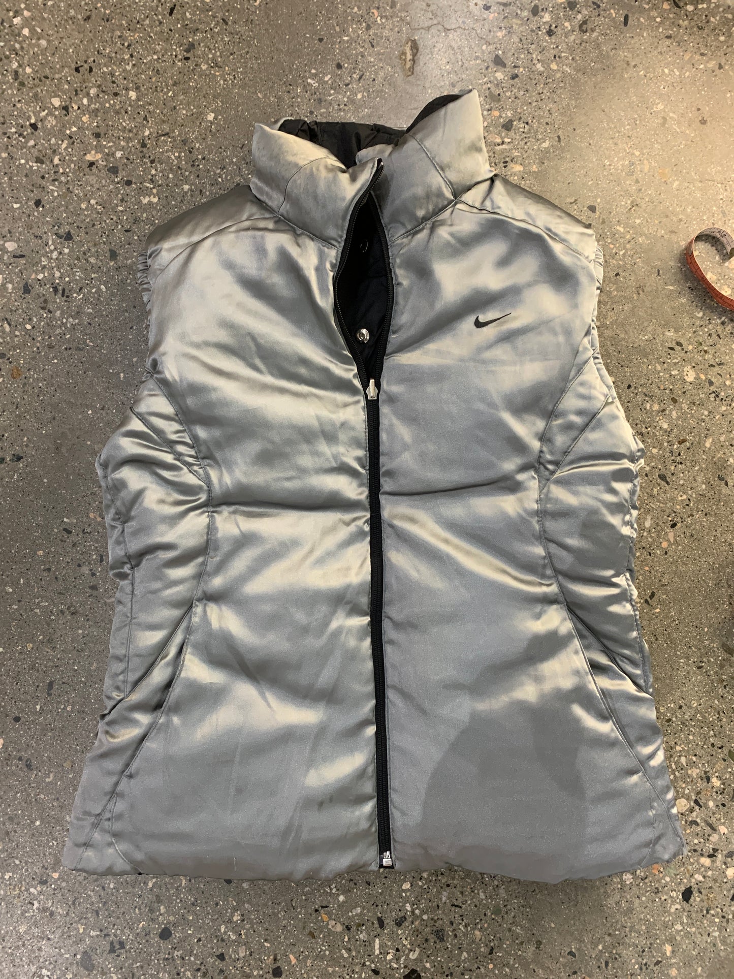 A309 - (S) Nike Puffer Reversible Vest