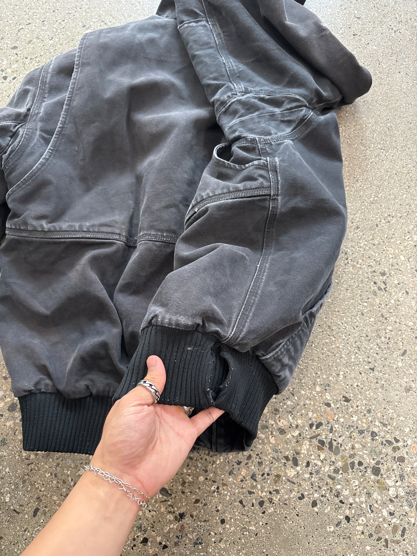 (XL) Black Carhartt Utility Hooded Jkt ( No Zipper Pull)