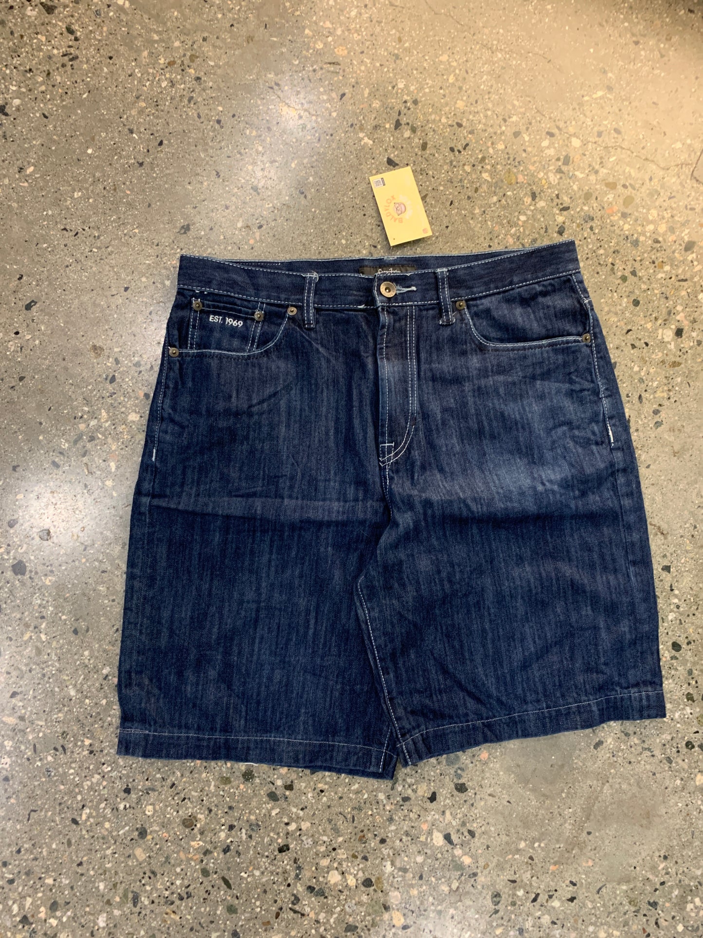 S26 - 34W SeanJohn Baggy jorts