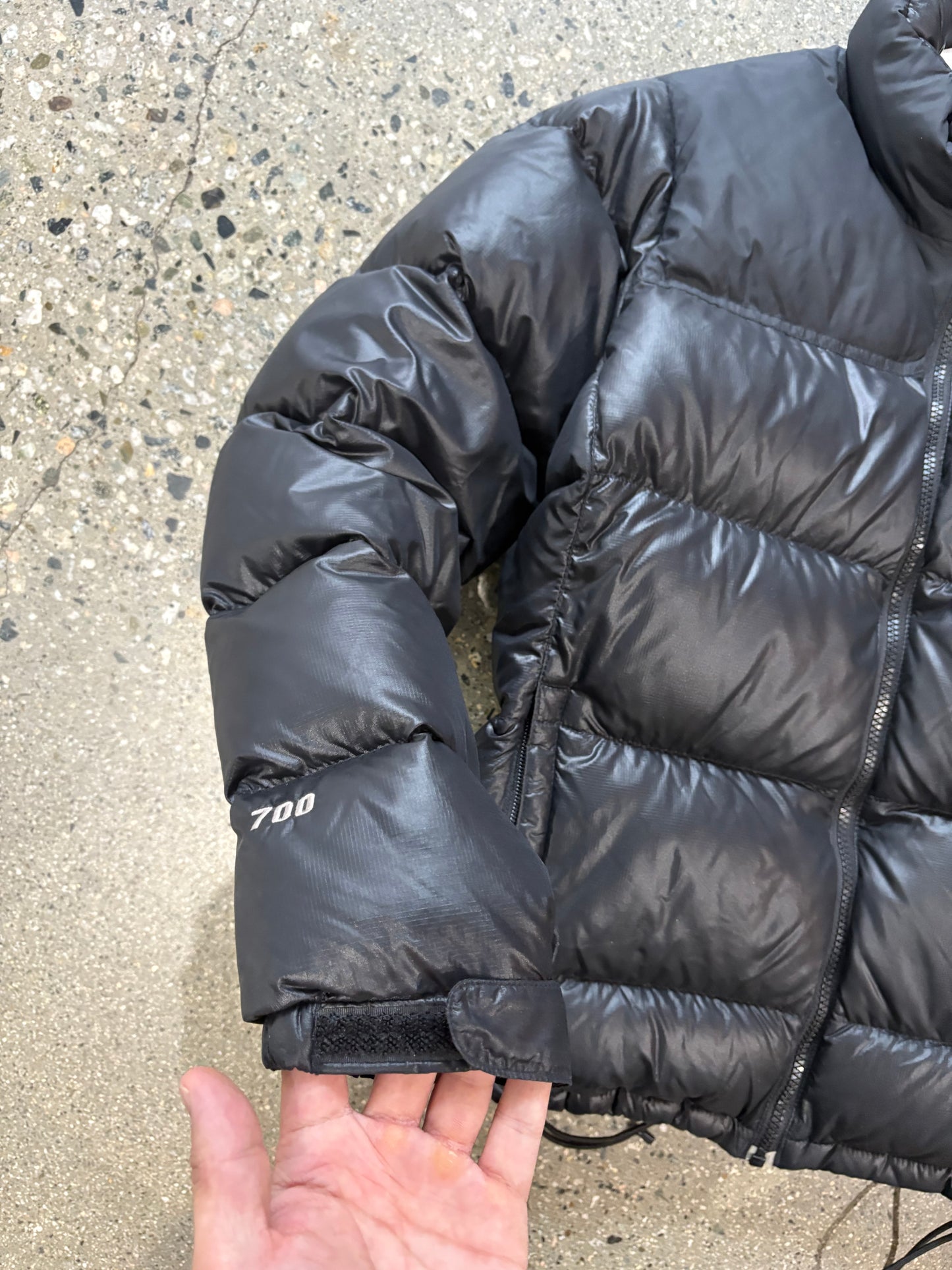 (S) All Black North Face 700 Puffer