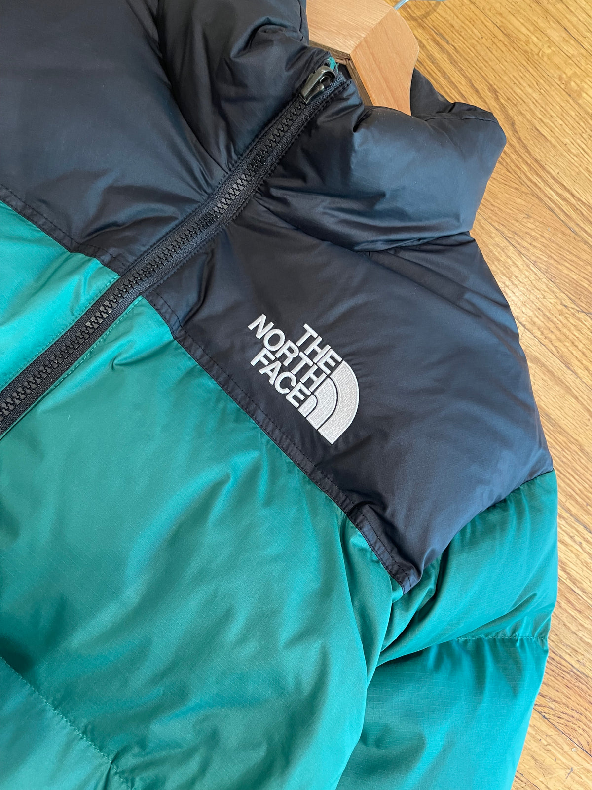 (Men’s M) The North Face x Supreme Nuptse