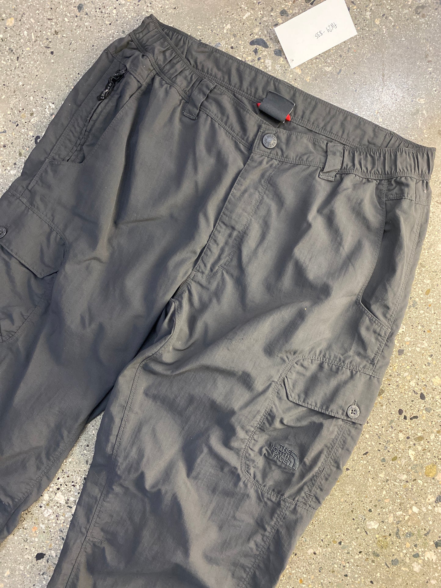 (m) FW29 - TNF Gray Nylons