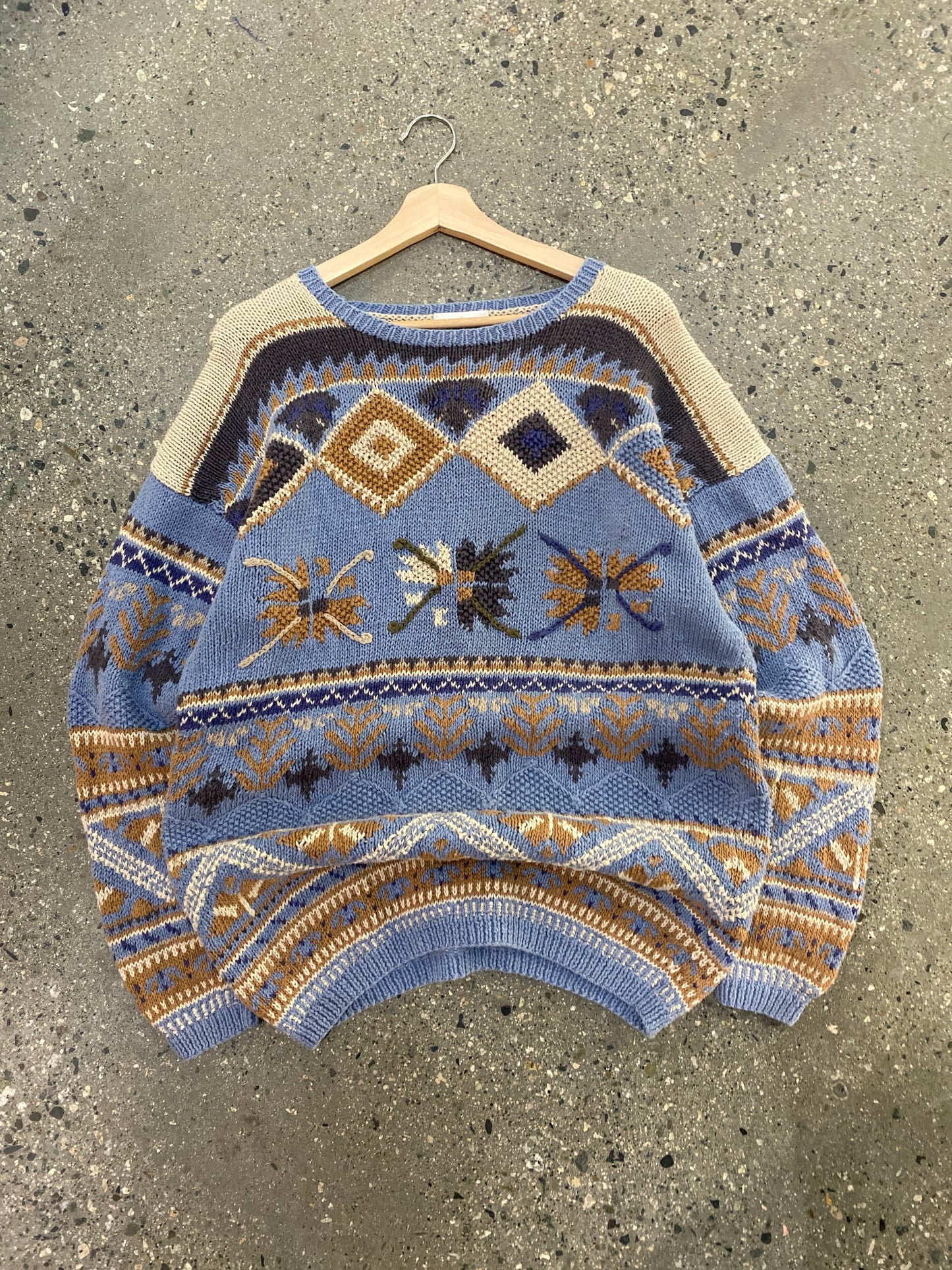 (XL) 935 - heavy floral knit