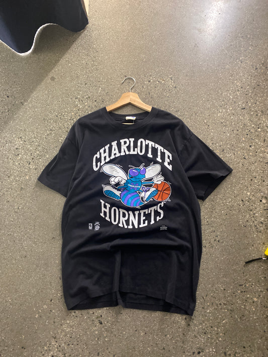 (L) 90s Charlotte hornet tee