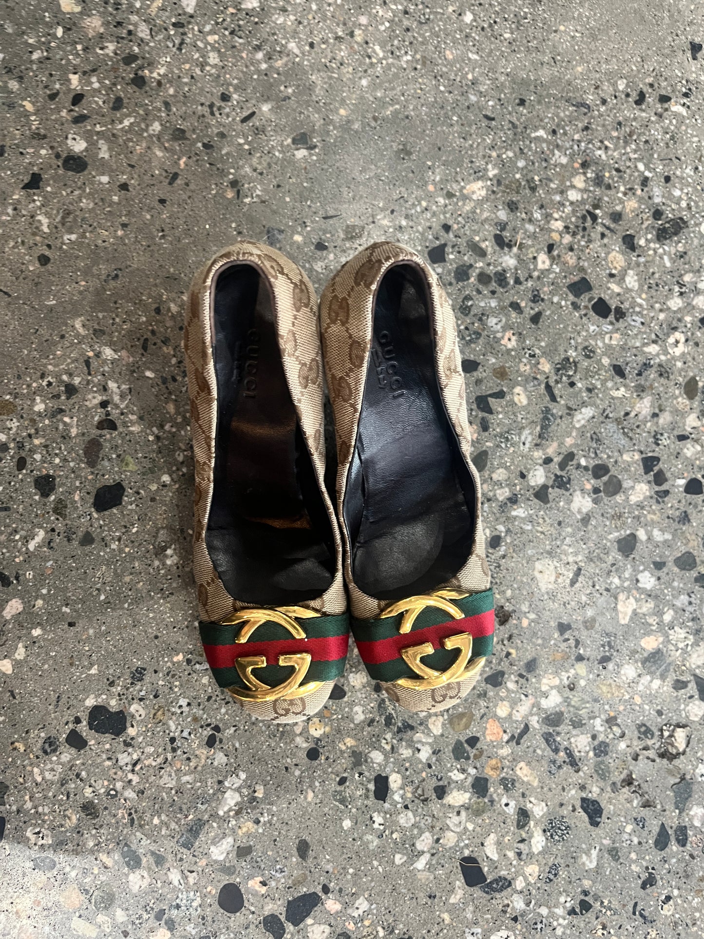 (5 US) Gucci GG Canvas Pump