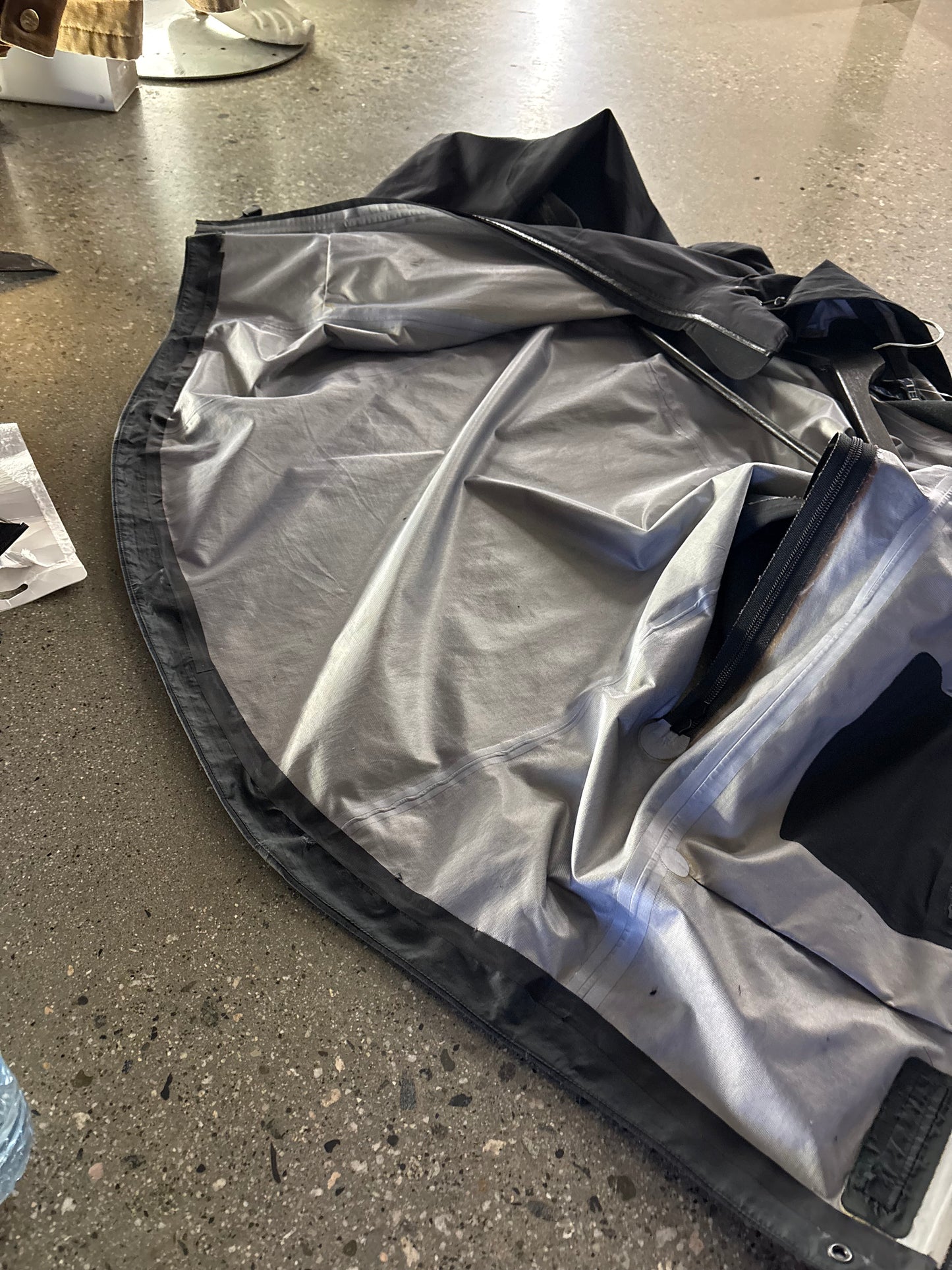 (Mens S) 2000s Arcteryx Beta AR ( as is )