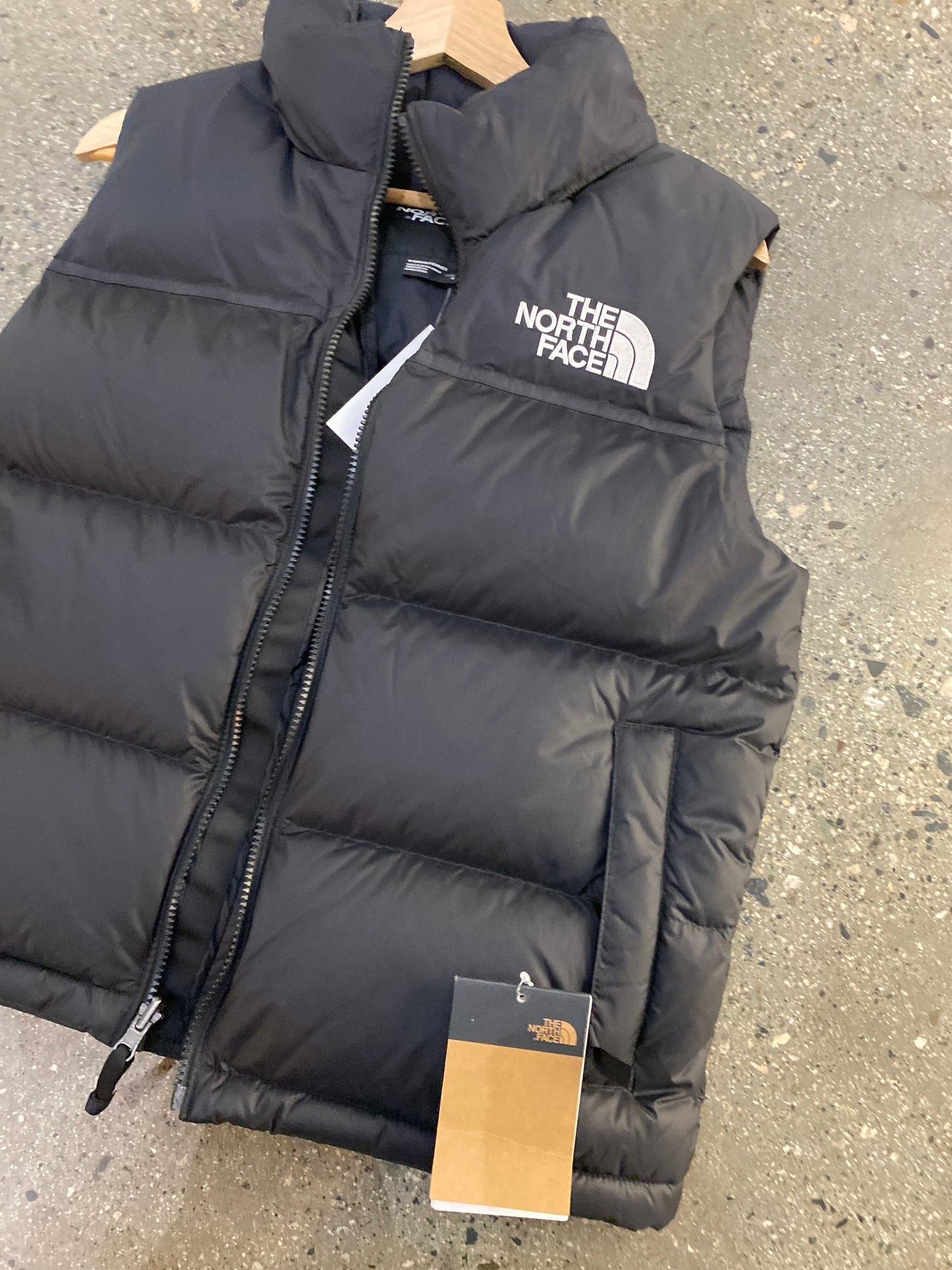 (Womens S) BNWT TNF 700 Puffer Vest Black