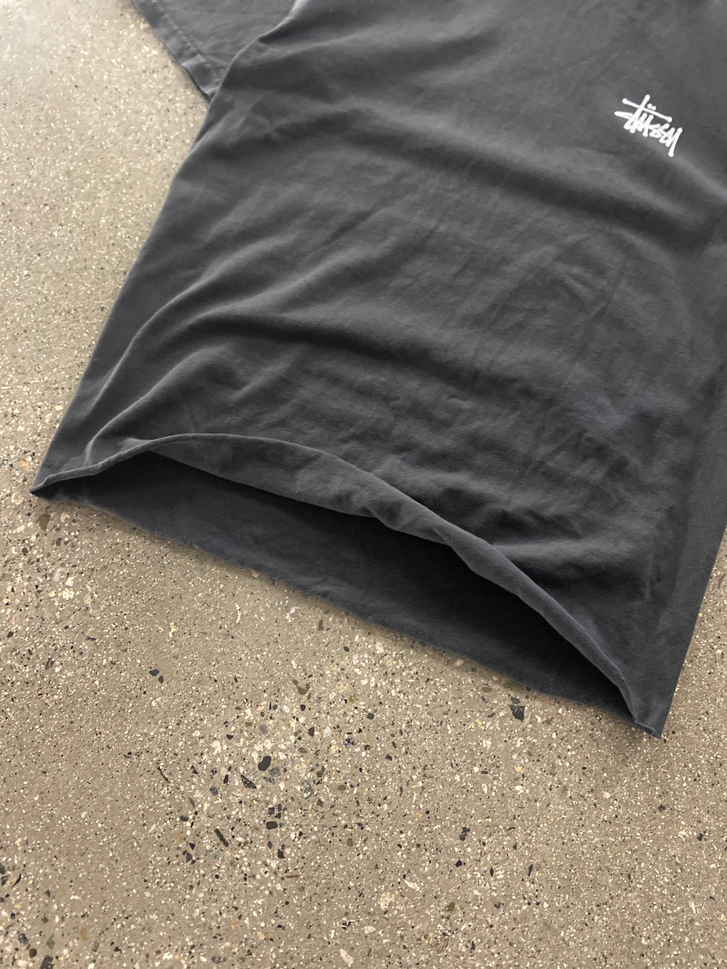 (M) Cropped Stussy Pigment Tee