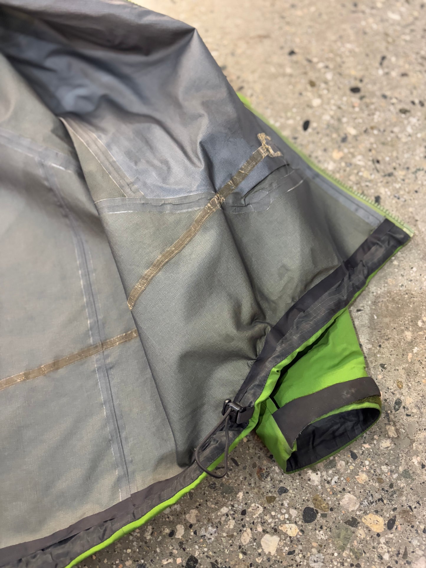 (M) Arc’teryx Stinger AR Goretex Rare Jalapeño Colorway (Packable Hood)