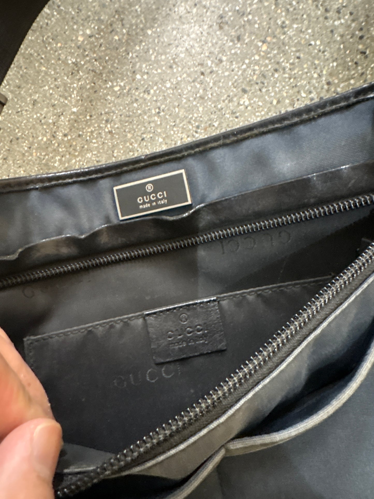 (OS) Authentic Gucci Vintage Messenger Bag