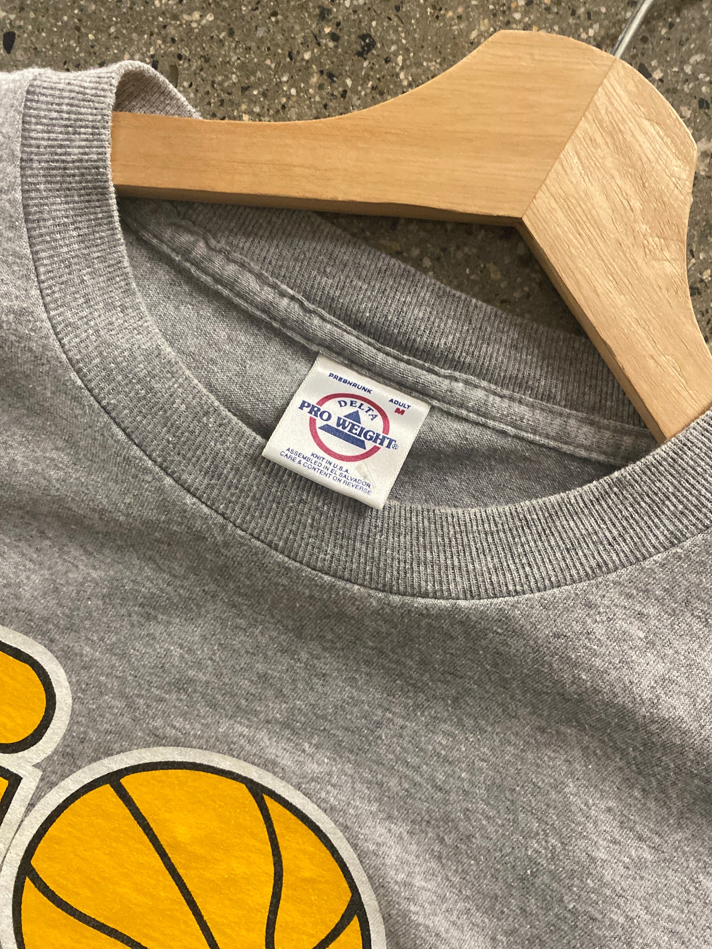 (m) 1990s Iowa Basketball Tee