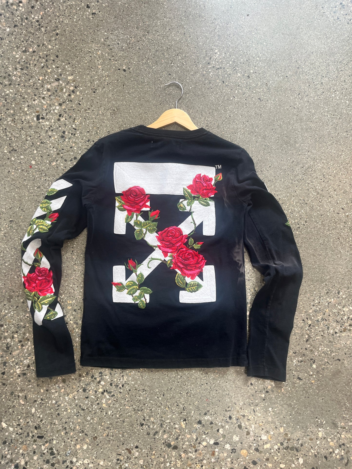 (XS/S) Off White Rose Longsleeve