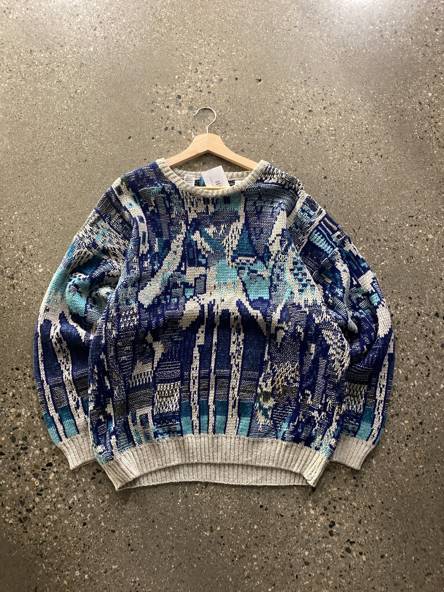 (L) Blue Patterned Knit ( stains )