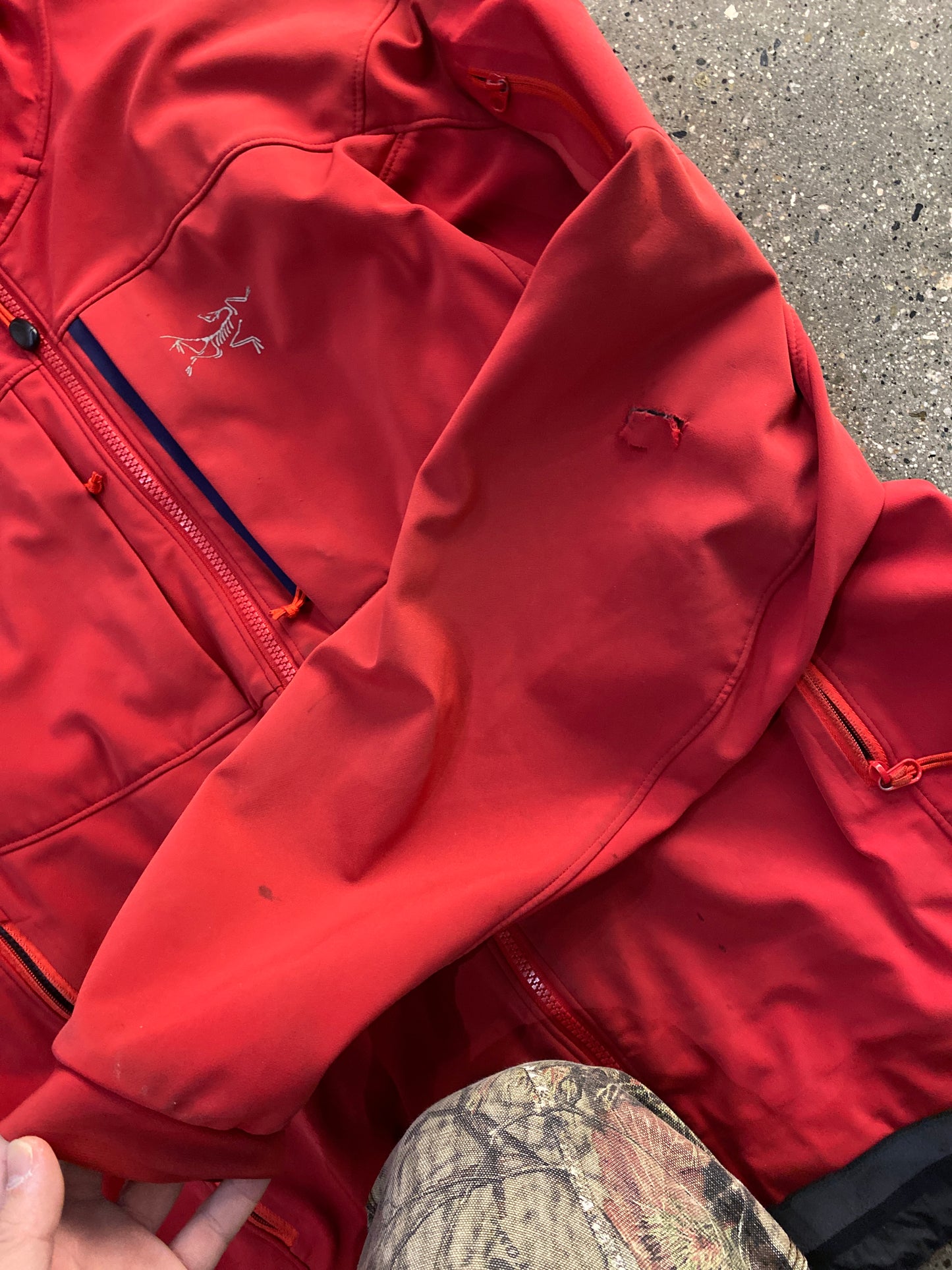 (L) FW18 - Arc’teryx Shell with Hood