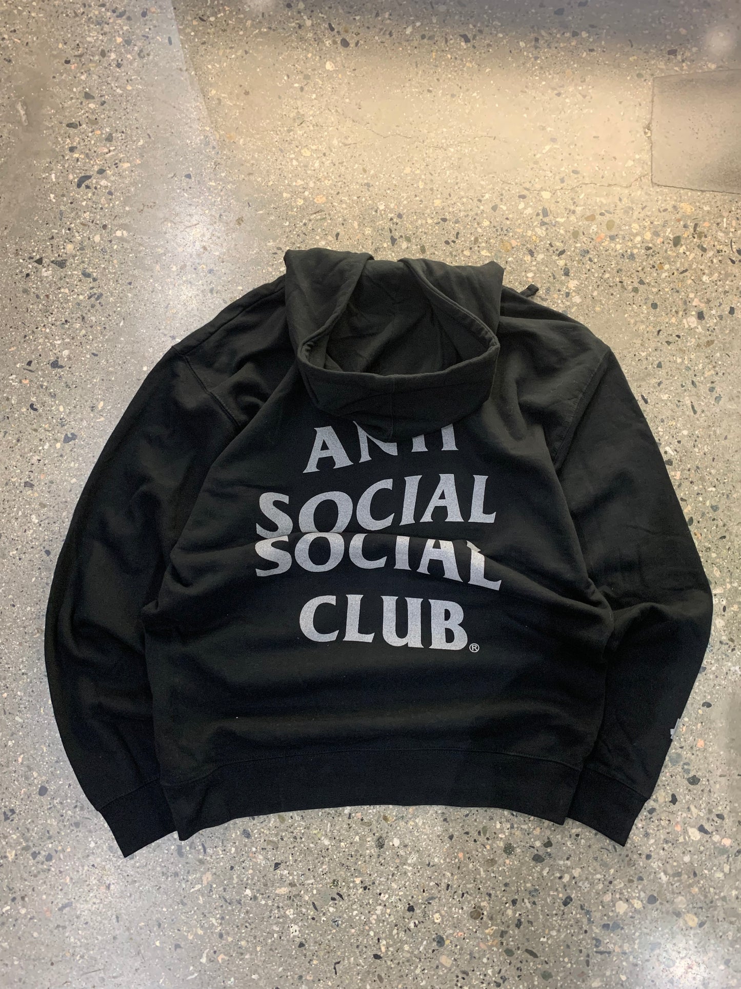 (L) BNWT ASSC x Undefeated Hoodie
