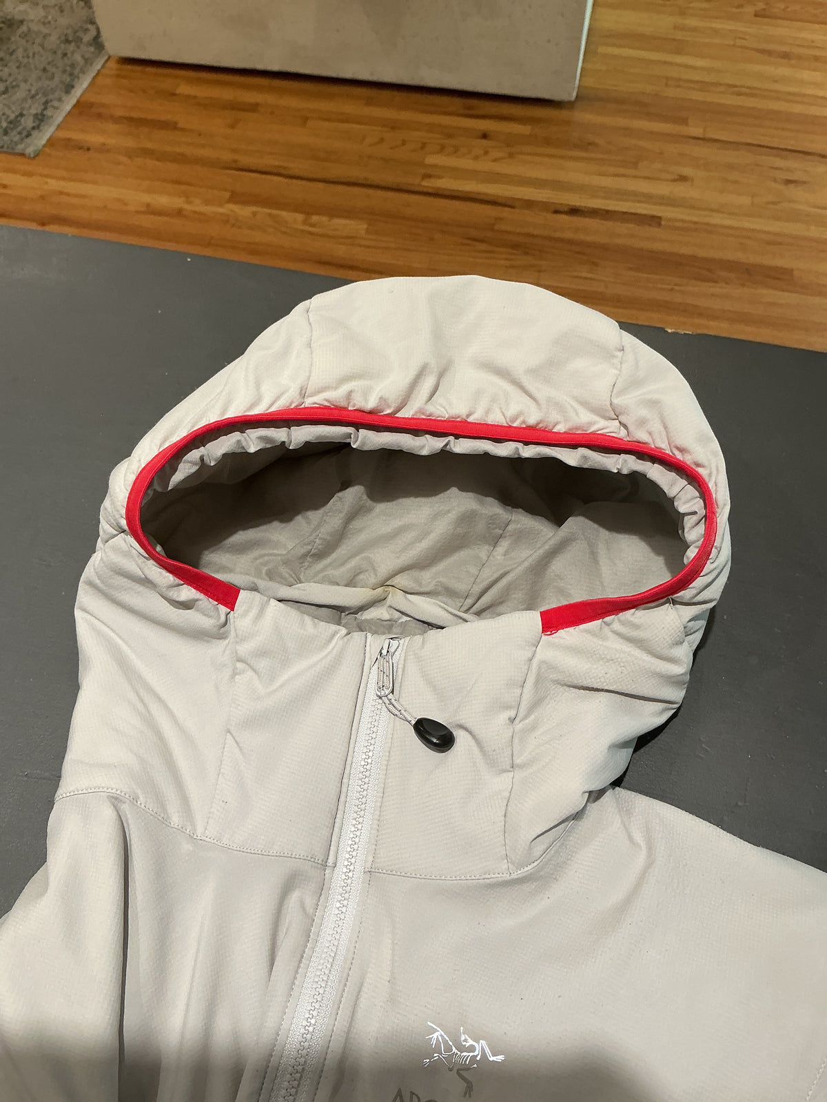 (Women’s L) Arc’teryx Cool Grey Atom Hoody